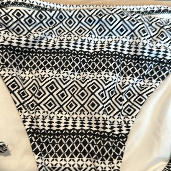 NWT Victoria’s Secret Bikini Set - Picture 7 of 8